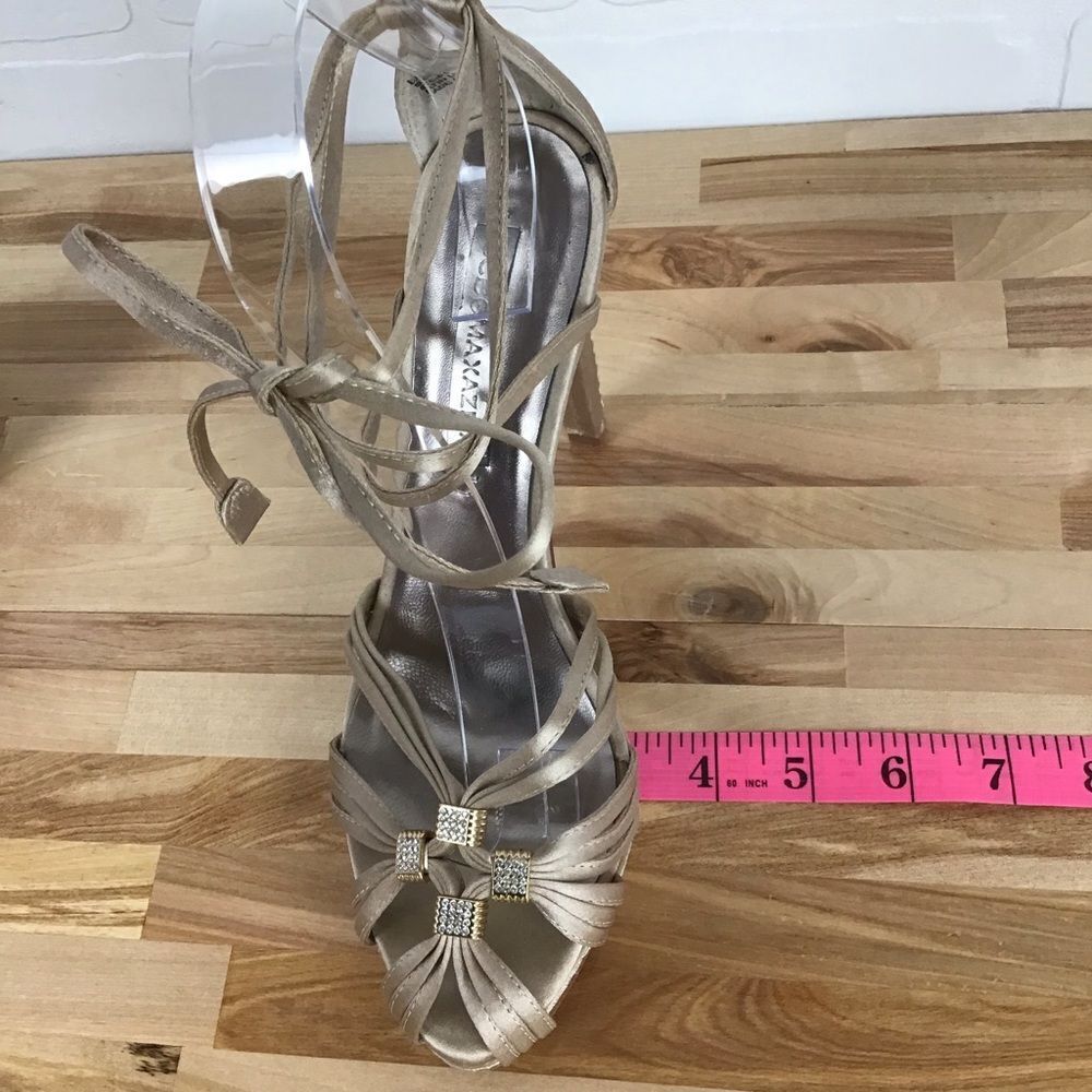BCBGMAXAZRIA Nude satin heeled sandals incrusred jewels crystal size 6.5 leather - Picture 14 of 16